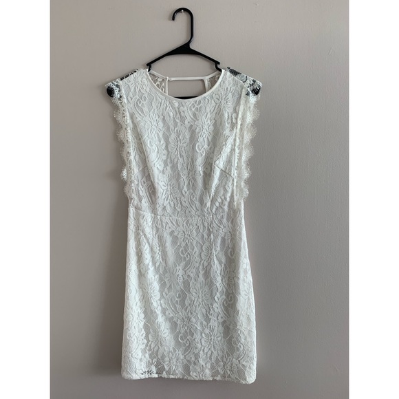Urban Outfitters Dresses & Skirts - ๐2 for 15 Dresses๐ White Lace Dress w/ Open Back Urban Outfitters Dresses & Skirts - ๐2 for 15 Dresses๐ White Lace Dress w/ Open Back